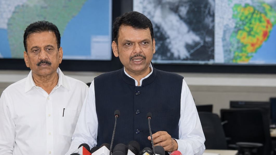 Maharashtra Heavy Rain Alert: CM Devendra Fadnavis Launches Zero-Casualty Mission, Asks Citizens to Stay Indoors